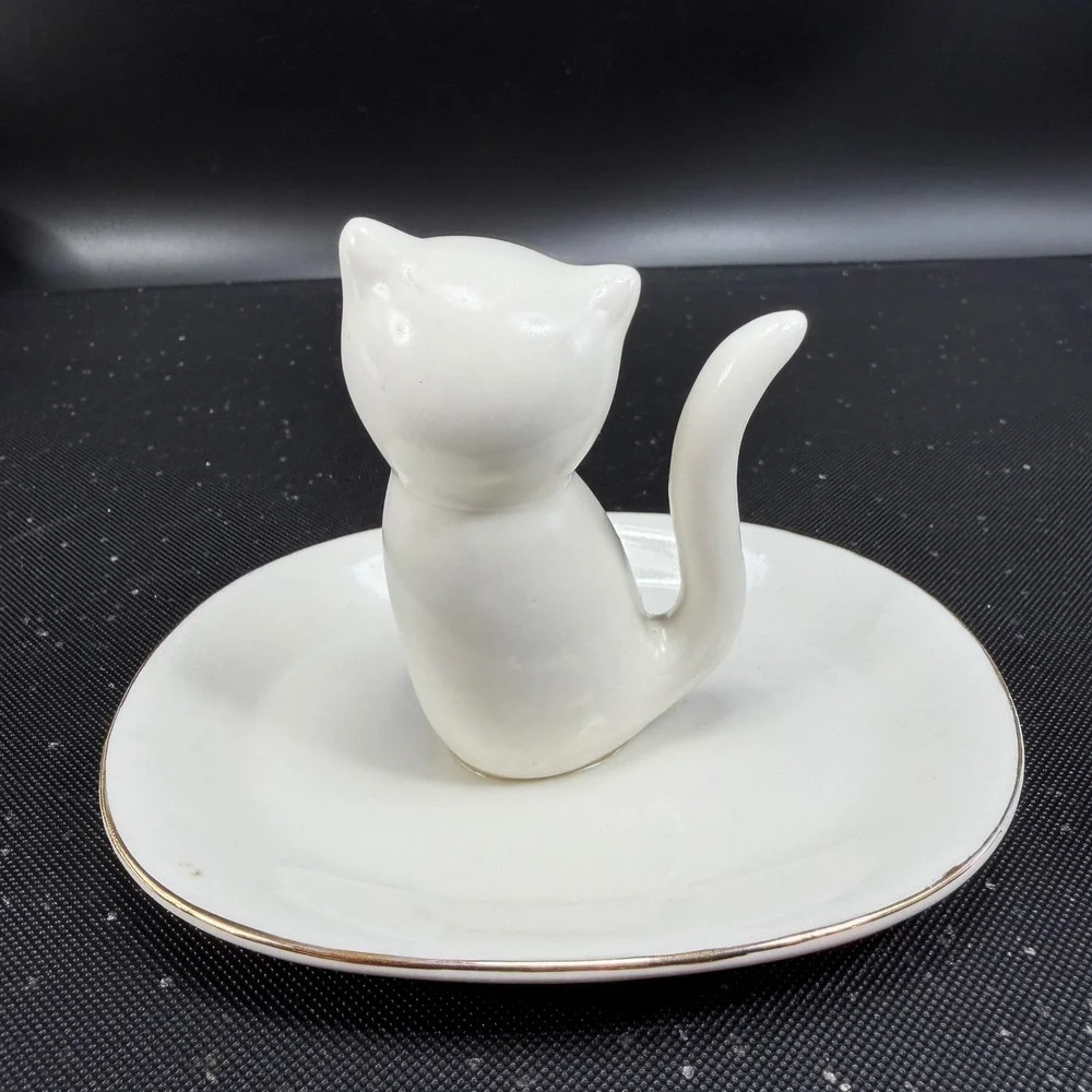 Tri-Coastal Design White‎ Ceramic Cat Ring Holder Dish Gold Rim Trinket Tray VTG